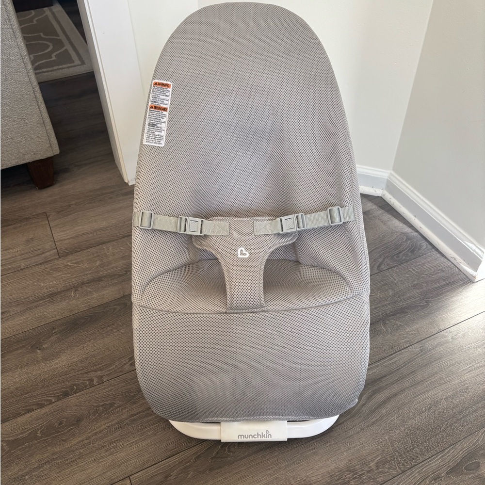 Munchkin Spring Baby Bouncer Rocker